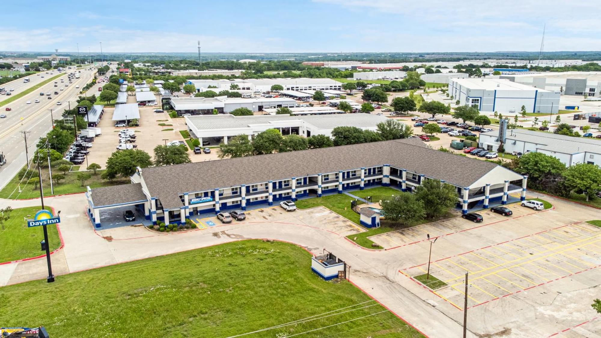 Days Inn By Wyndham Mckinney Exterior foto